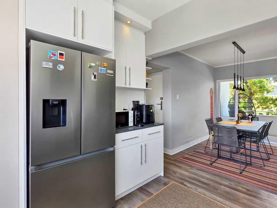 2 Bedroom Property for Sale in Sea Point Western Cape